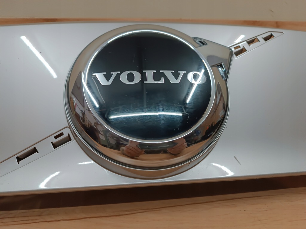 фото №4, Volvo c40 xc40 ev решётка радиатора решётка радиатора pod радар эмблема 32337601