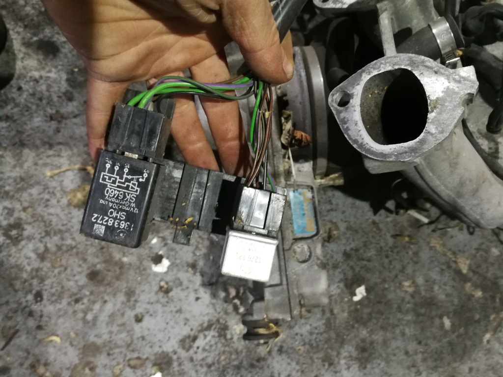 Коллектор впускной  жгут k - jetronic комплект bmw e21 Недорого