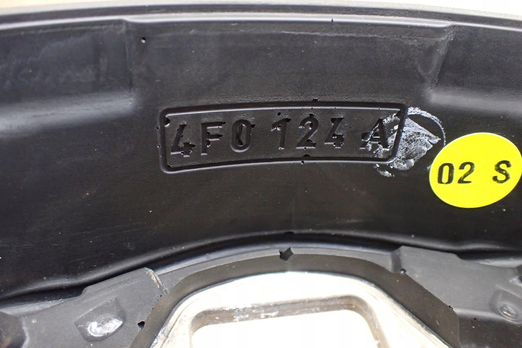 фото №7, Audi a8 s8 4e0 d3 повітропровід 3 спицевий шкіра подушка безпеки s8 пелюстки перемикання