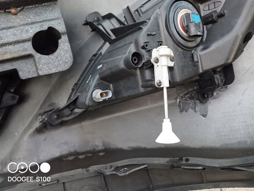 фото №12, Hyundai i20 12-15 lift бампер kompletny хром led