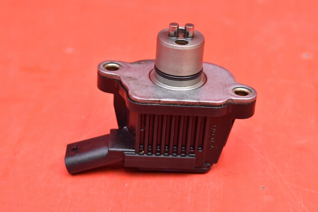 Клапан електроклапан магнітний 04e906048a skoda octavia 4 iv 1.5 tsi 150 km в Україні