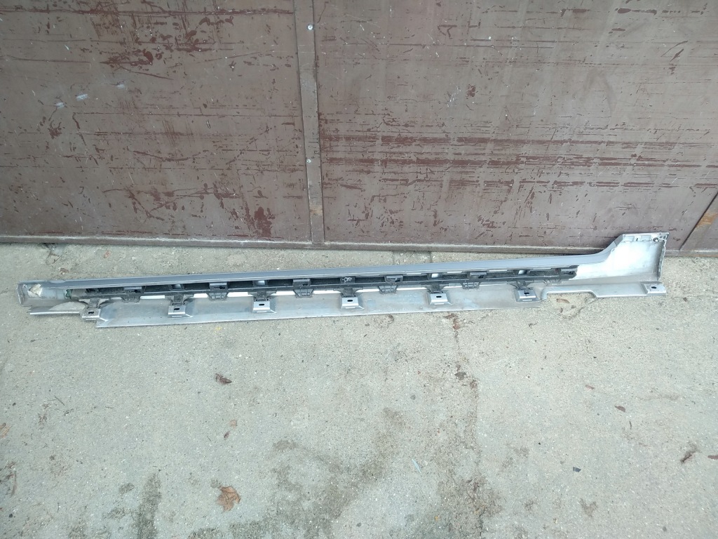 Поріг накладка права vw passat b8 3g0 Зі Шроту