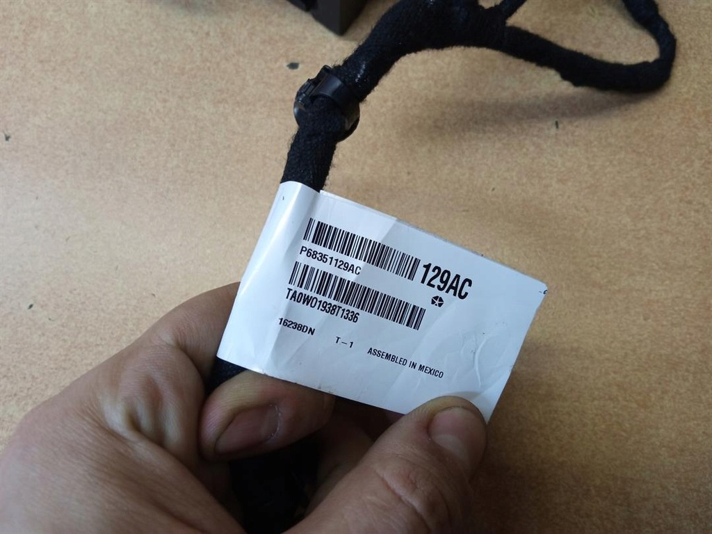 фото №6, Ручка ліва передня панель jeep wrangler jl iv