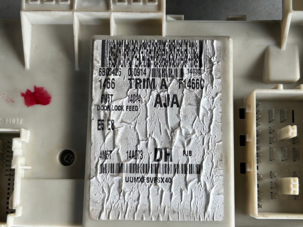 Коробка запобіжників ford 6m5t14014aja Оригінал