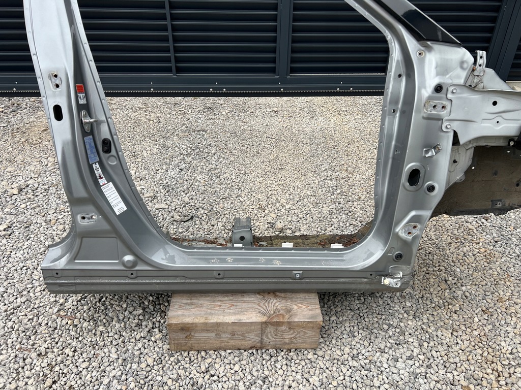 фото №2, Suzuki vitara поріг правий rok 2022