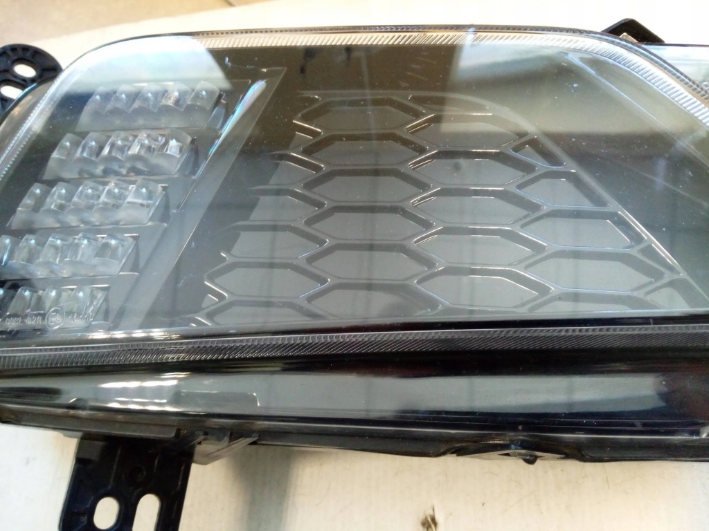 фото №4, Противотуманная фара led vw polo vi oryg.
