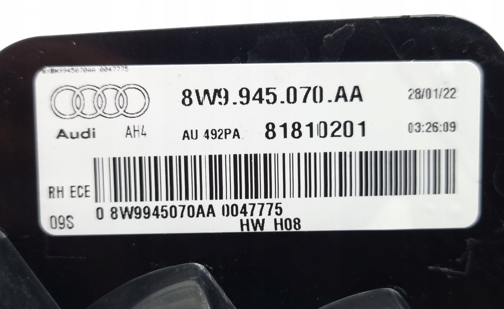 фото №10, Лампа правая задняя audi a4 b9 lift 8w9945070aa