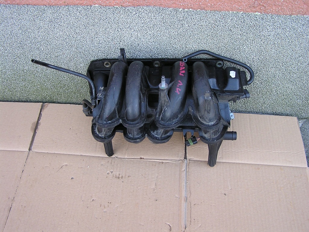 фото №1, Колектор всмоктуючий dacia logan 1.4 7700273860