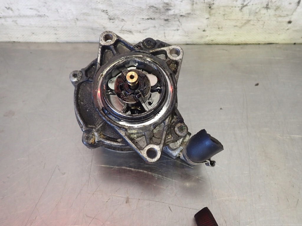 фото №1, Вакуум насос audi a6 c5 2.5