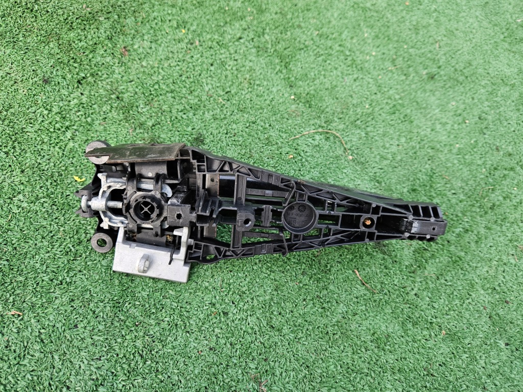 Ручка наружная кассета правый перед opel insignia a z22c Доставка