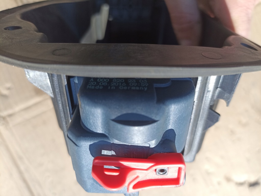 фото №6, Кришка заливної пального комплектна 191 mercedes w156 x156 gla