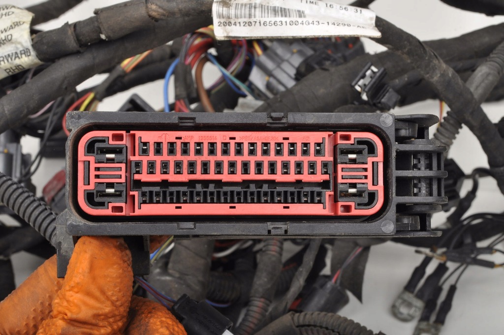 фото №11, Aston martin db9 6.0 жгут электрическая отсек двигателя 4g43-14290-ae