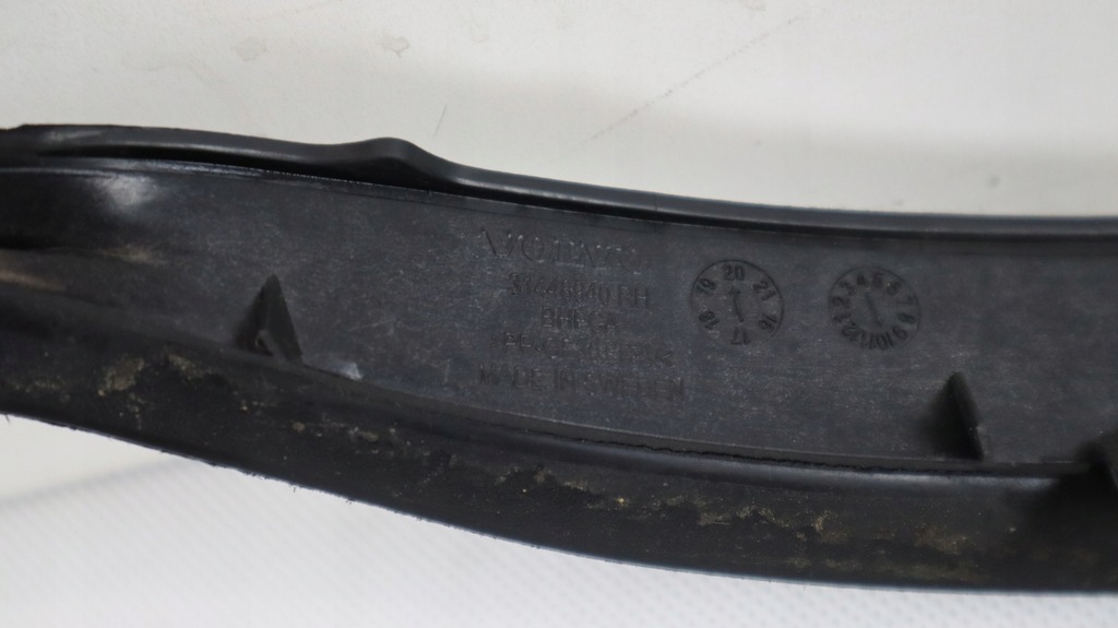 фото №7, Volvo xc40 молдинг стекло лобовое правая 31448940