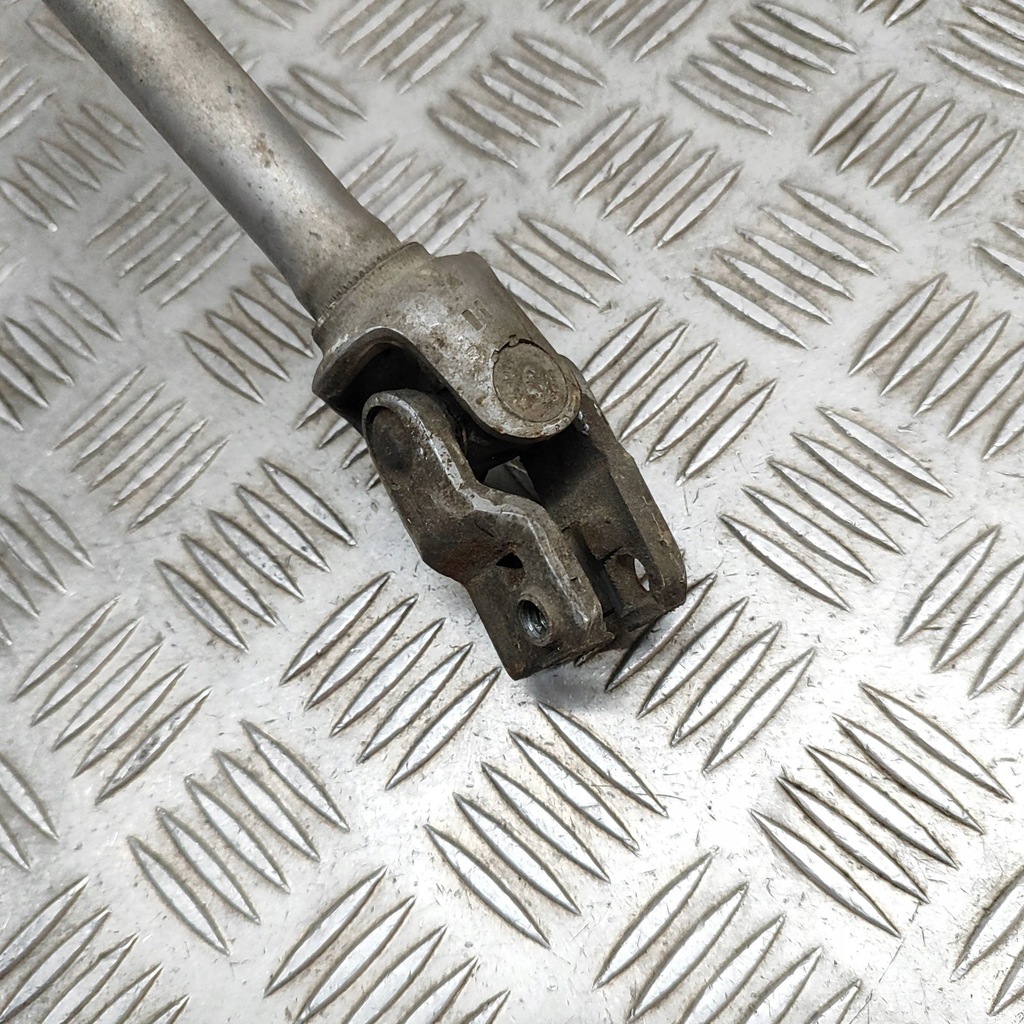 фото №6, Audi a4 allroad b9 2017 шарнір вала колонки кермового