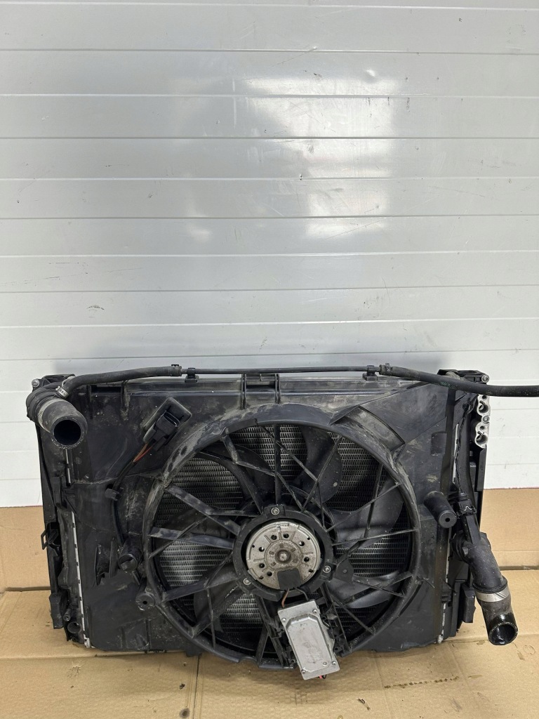 Bmw x1 e84 lci 2.0 1 радиатор воды кондиционера комплект вентилятор в Украине