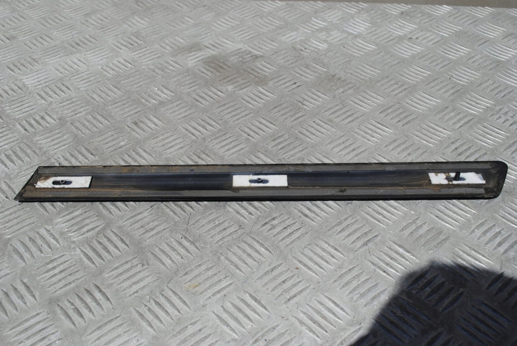 фото №5, Молдинг кузовна правий задня ly9b audi a3 8p 3d
