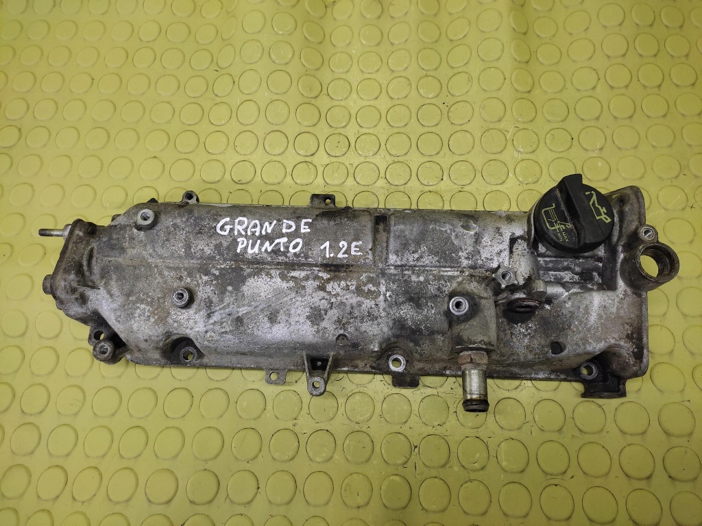 фото №1, Fiat grande punto 1.2 крышка клапанов 1017031