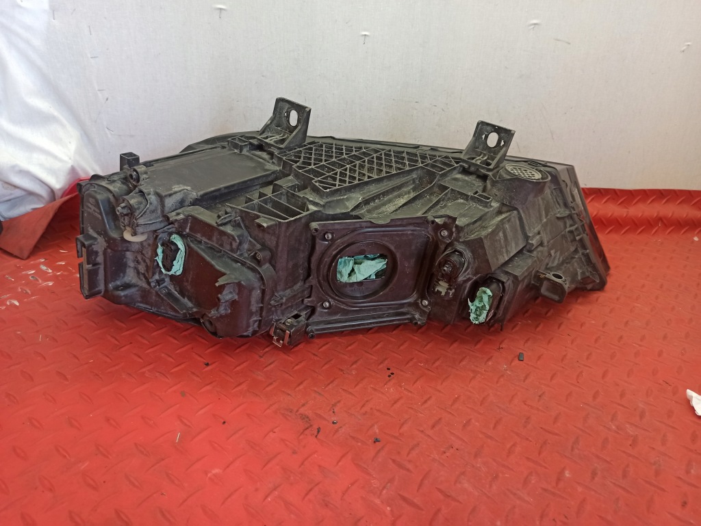 Audi q7 matrix led 4m 4m0 nie-klejona оригинал  хорошее состояние европа  гибрид фара правый Киев