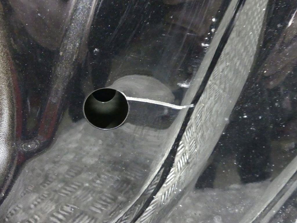 Bmw i20 ix капот крышка двигателя черная с Разборки