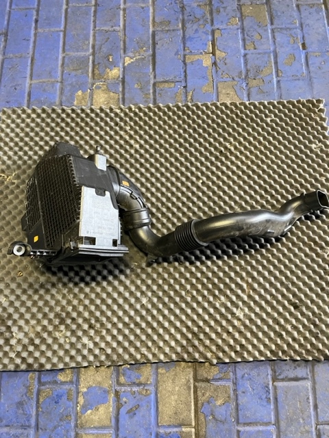 фото №1, Корпус фільтра повітря rn. clio iv 165001258r