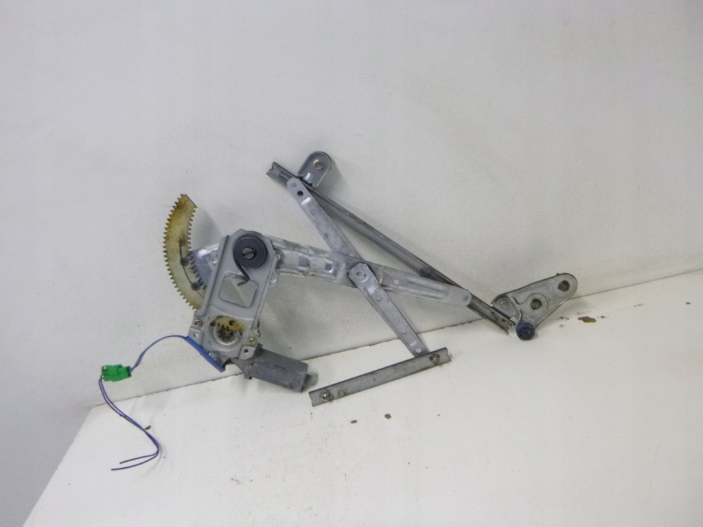 фото №1, Механизм окон перед правый subaru impreza 1996