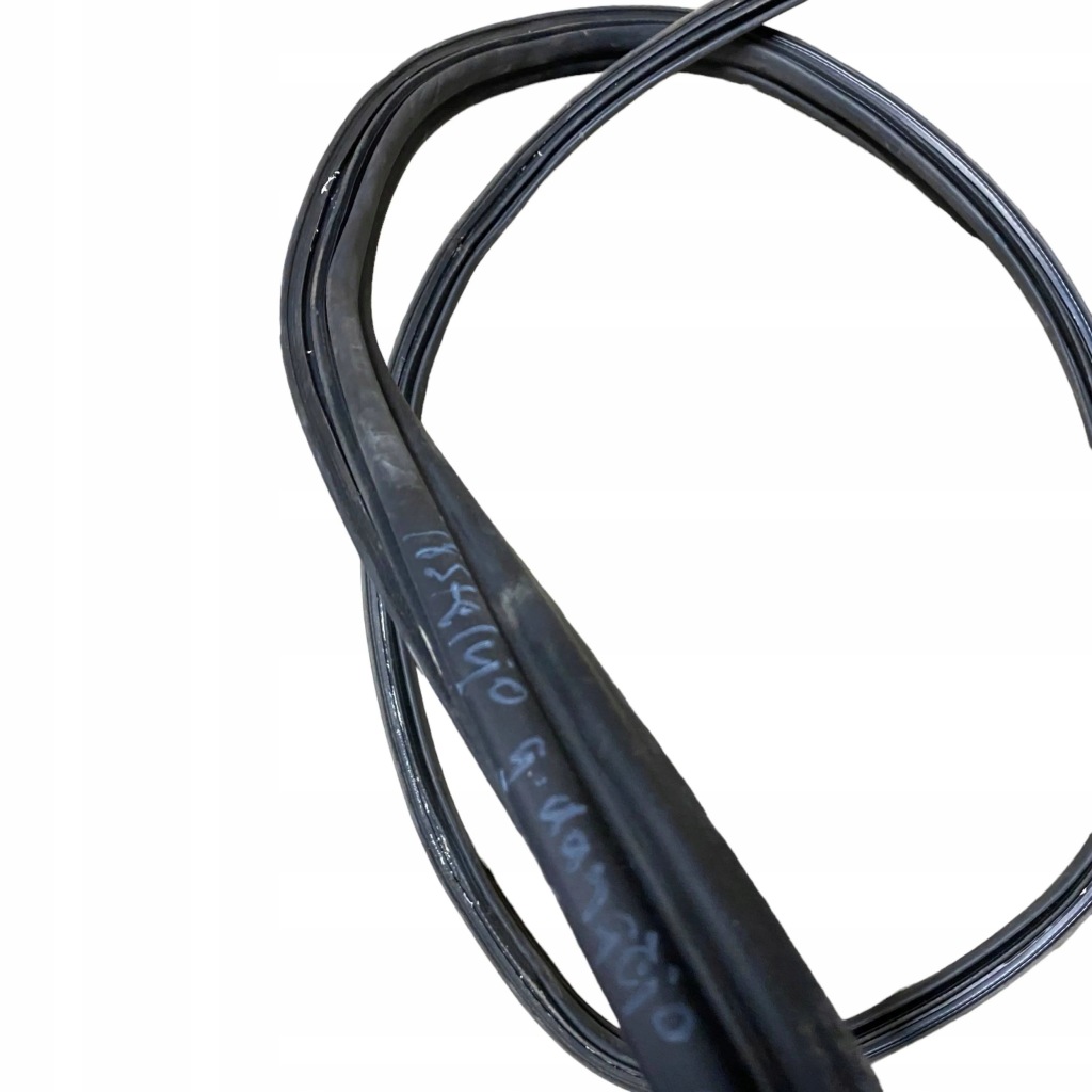 фото №5, Alfa romeo stelvio 2019 гумовий прокладка багажника заднього / na кузов