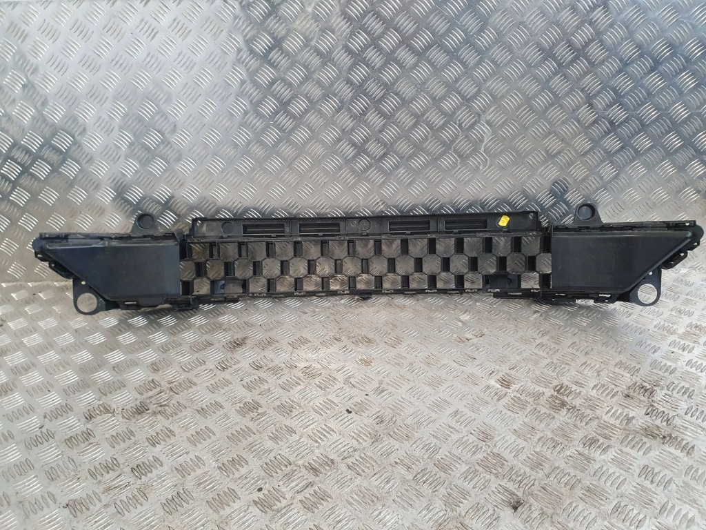 Renault megane e-tech 2022-2023 решётка средняя бампера перед передний с Разборки