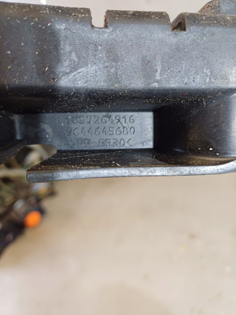 Кронштейн  бампера перед p-l peugeot 407 nr. 9644645680 - 9644645780 Доставка