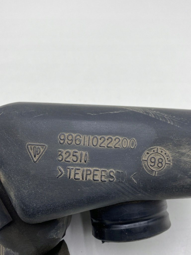 Porsche boxster 986 1998 частина труби впуску повітря 99611022200 Зі Шроту