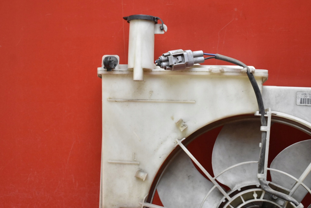 фото №8, Вентилятор 16360-0q010-00 peugeot 107 1.0 12v 68 km 05-08