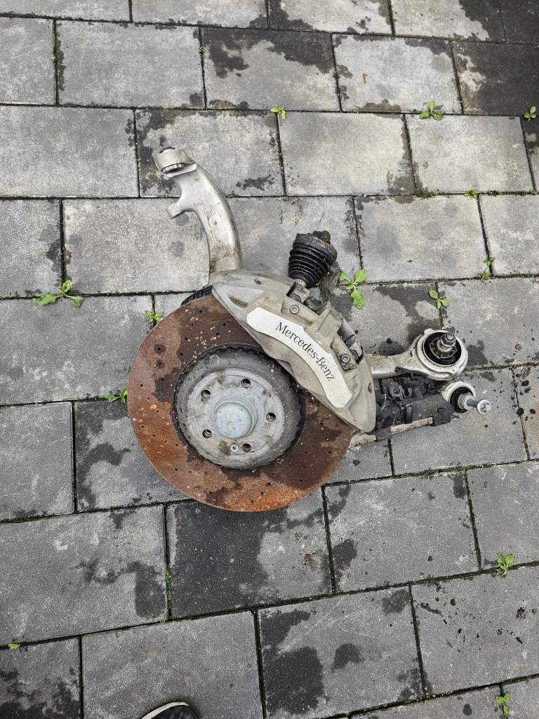 Купити Zwrotnicza диск супорт важіль mercedes glc 254 a2540100