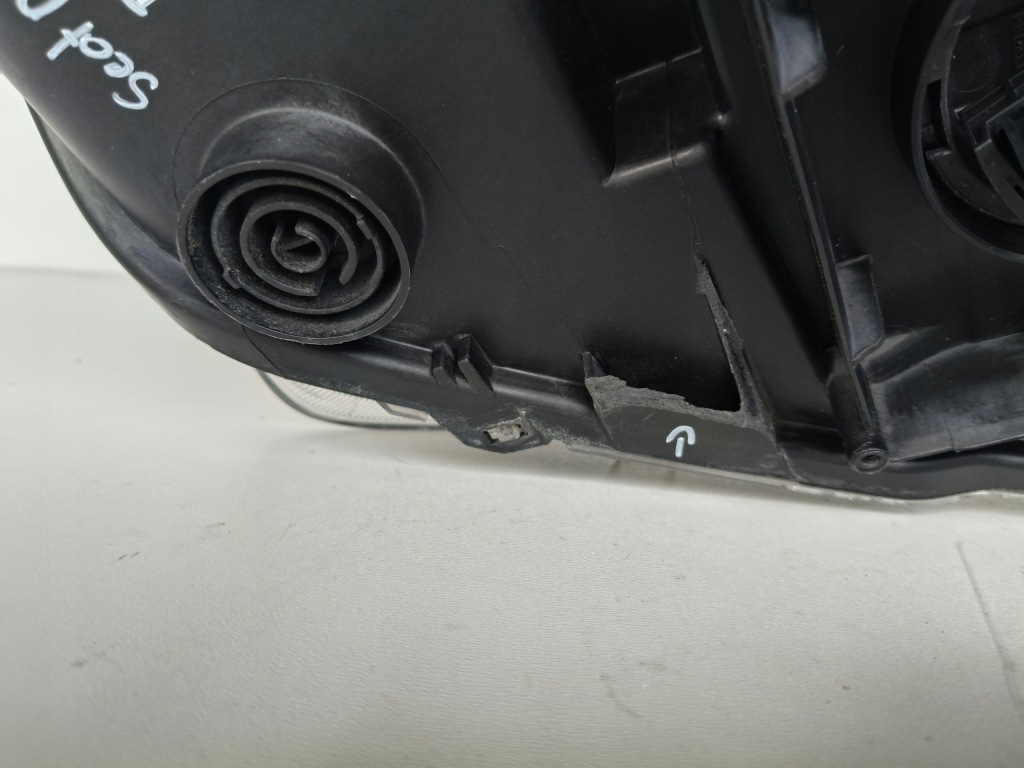 Купити Фара ліва фара seat ateca 575 16- full led