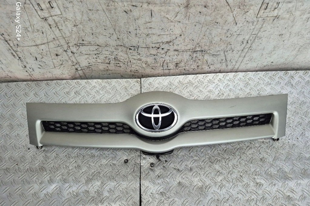 фото №9, Решётка бампера средняя toyota corolla verso _e12_ 531110f020 2.0l