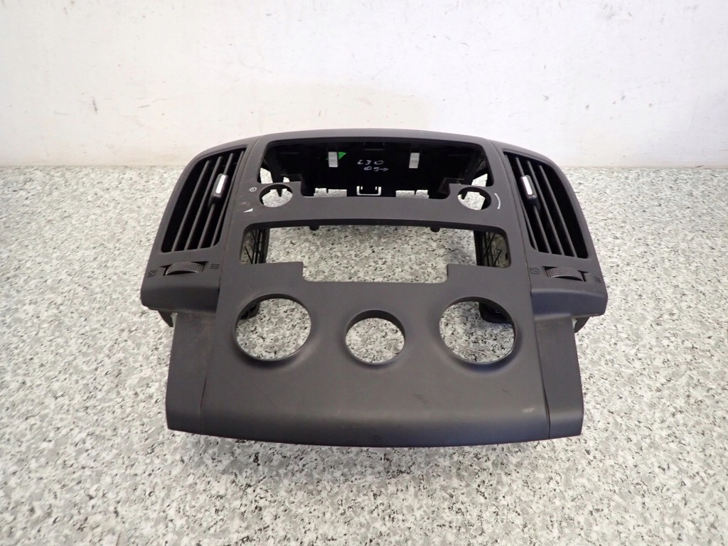 фото №3, Hyundai i30 09- рамка радіо решітка