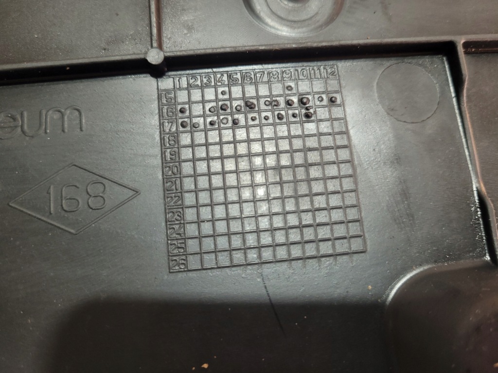 Renault megane iv накладка підвіска ліва 748155384r Оригінал