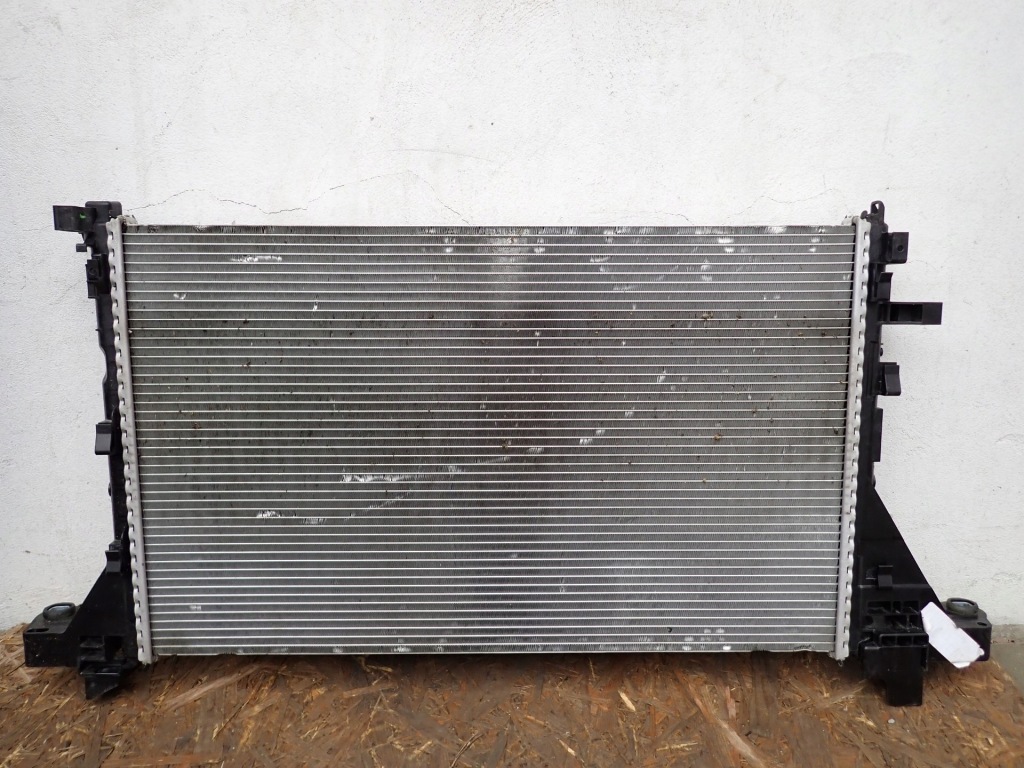 фото №1, Радиатор wody жидкость охлаждающей renault master 3 iii 2,3dci 214106556r