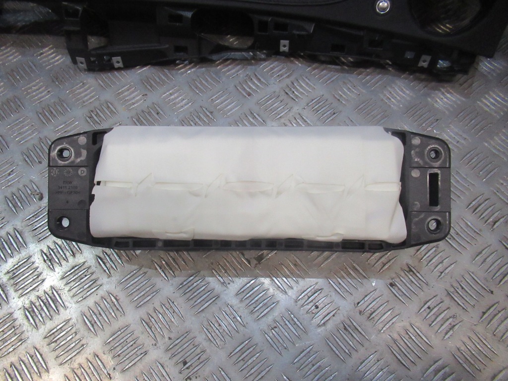 фото №9, Mercedes s-klasa w222 панель приладів консоль ремені подушки безпеки шкіра прострочена orginal