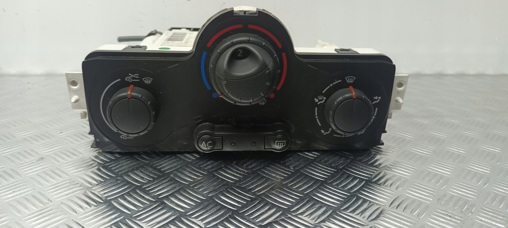 фото №1, Панель обдув кондиціонера renault megane scenic 2 lift eu.