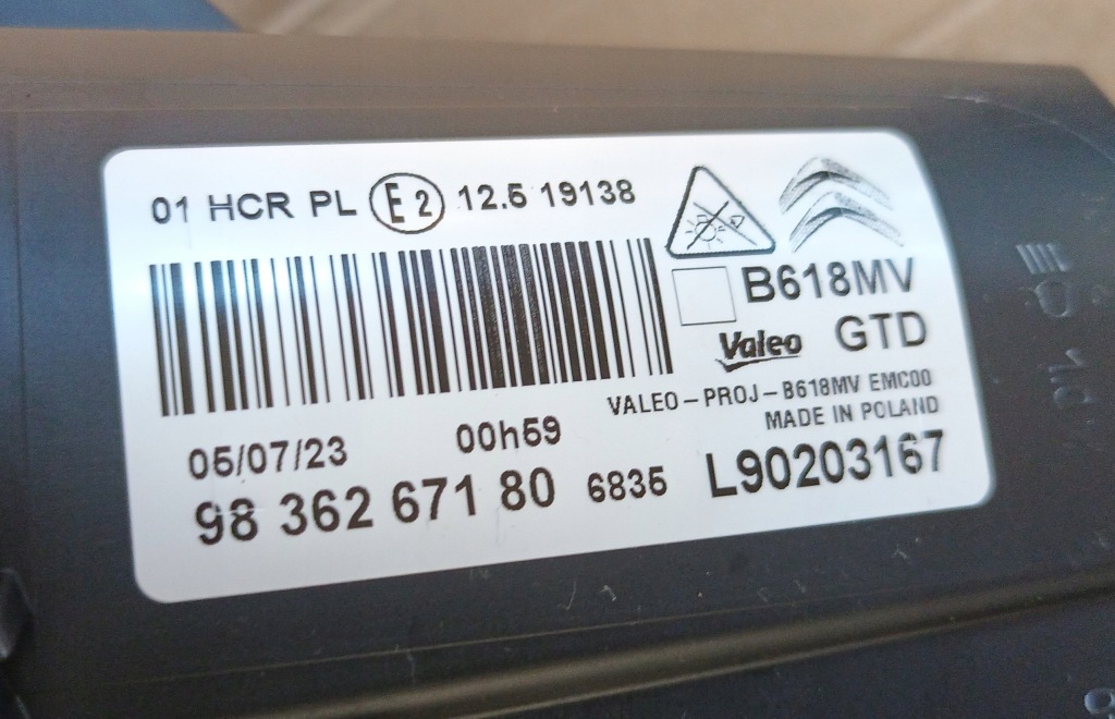 фото №3, Nowa лампа передняя левая citroen c3 iii full led