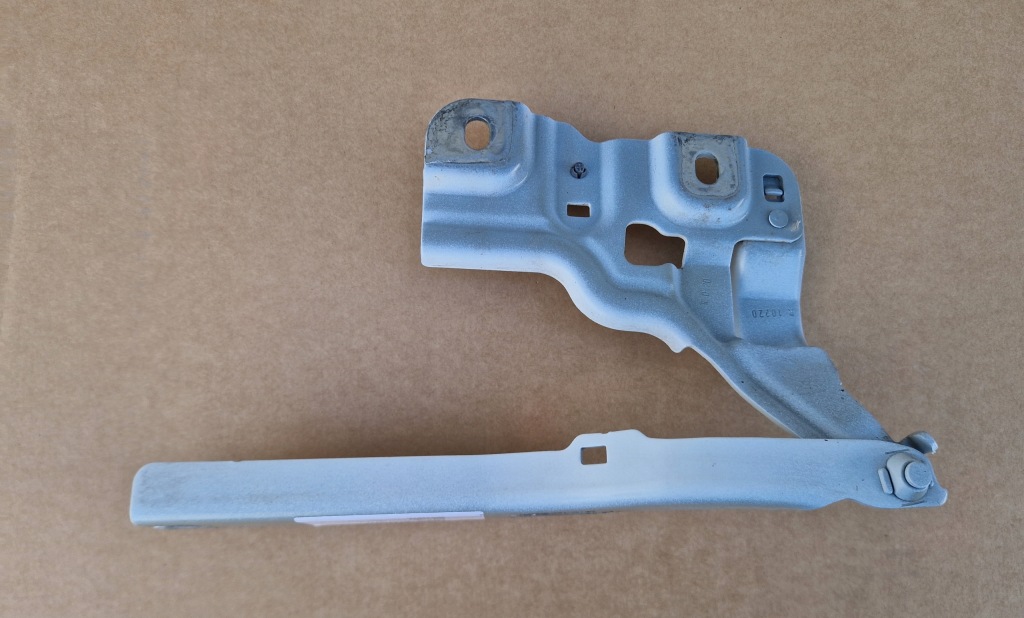 фото №1, Петля капот audi q3 w цвет ls9r 83a823302 правый новый оригинал