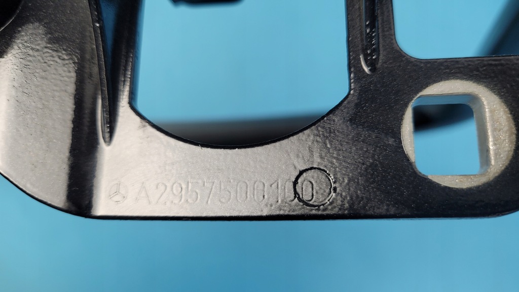 фото №12, Mercedes eqe w295 350+ 23r петля крышки багажника левый a2957500100