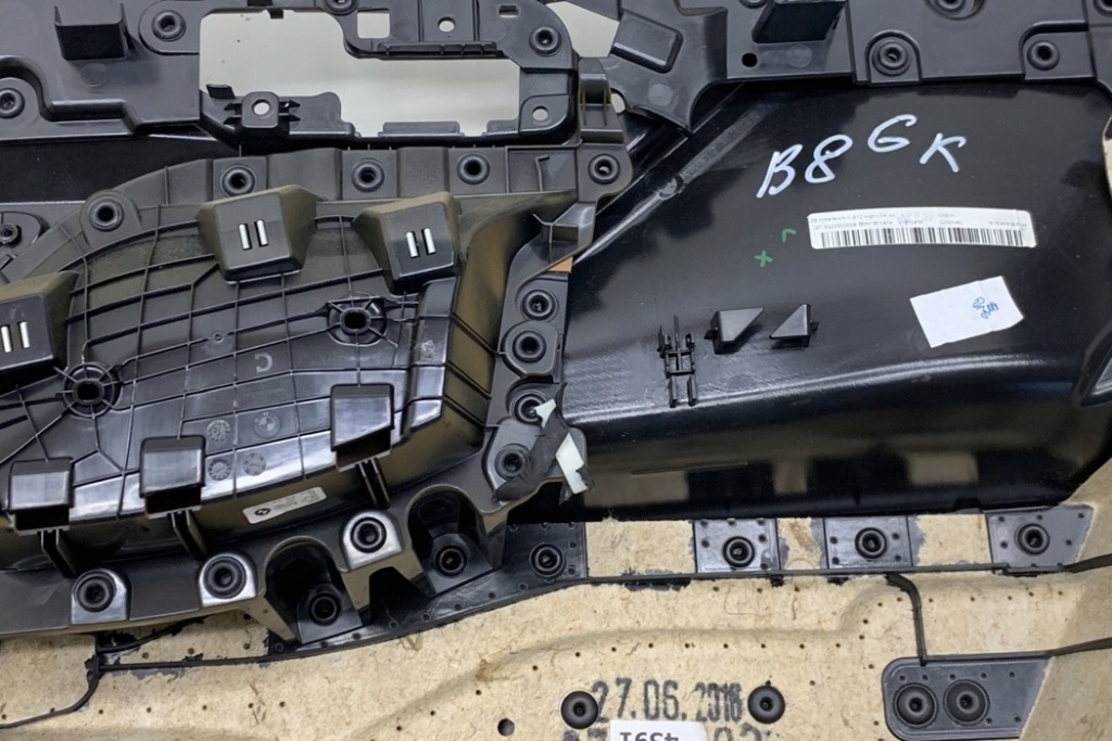 фото №10, Обшивка задних левых дверь bmw 7 g11, g12 105851602c 4.4l бензиновый 330kw