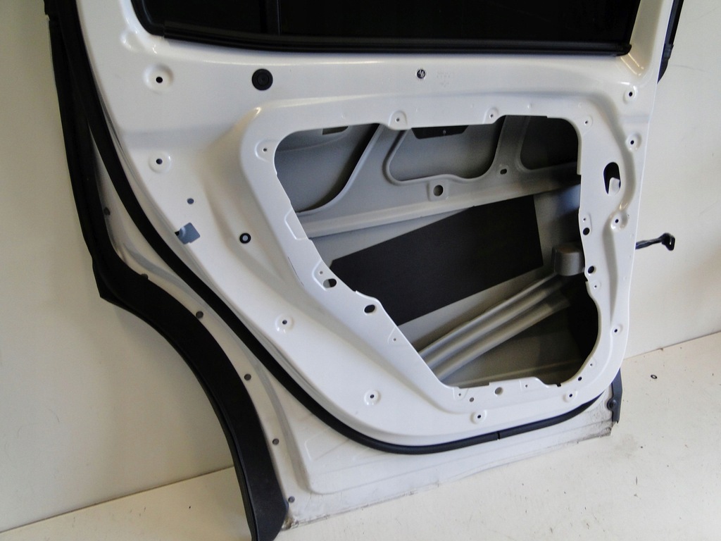 фото №11, Mercedes дверь задние левая белый 149 задняя 2024 glb x247 247
