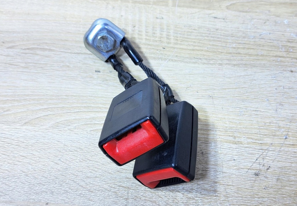 Купить Polo v 6r 5d hb клипса защёлки ремней безопасности задняя 6r0857739a $