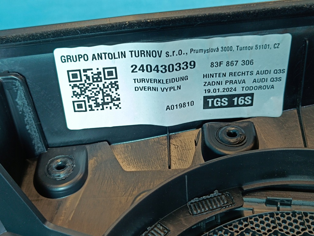 фото №8, Audi q3 f3 sportback 1.4tfsi e 110kw 2024r обшивка дверь правый задняя 83a867488