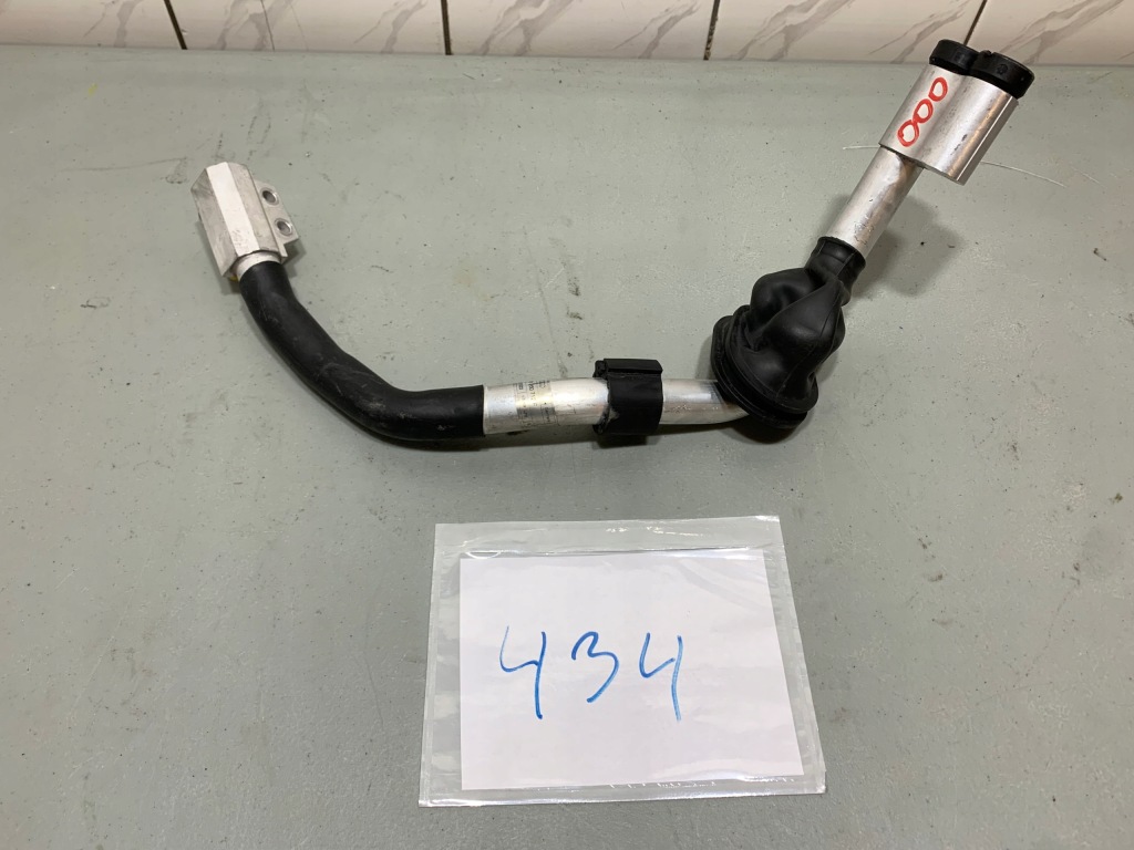 фото №1, Audi q5 8r lift шланг кондиционера 8r1260712f