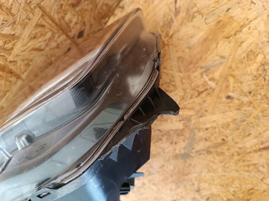 Фара правый перед фара европа  full led 32133578 volvo xc40 Оригинал