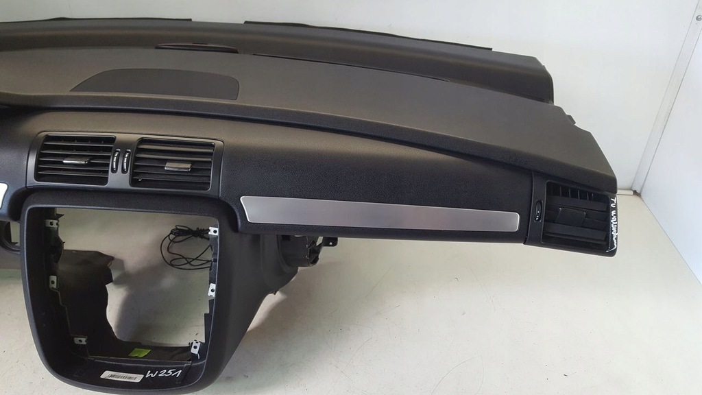 фото №10, Приборная панель консоль ремни mercedes w251 3,0 cdi