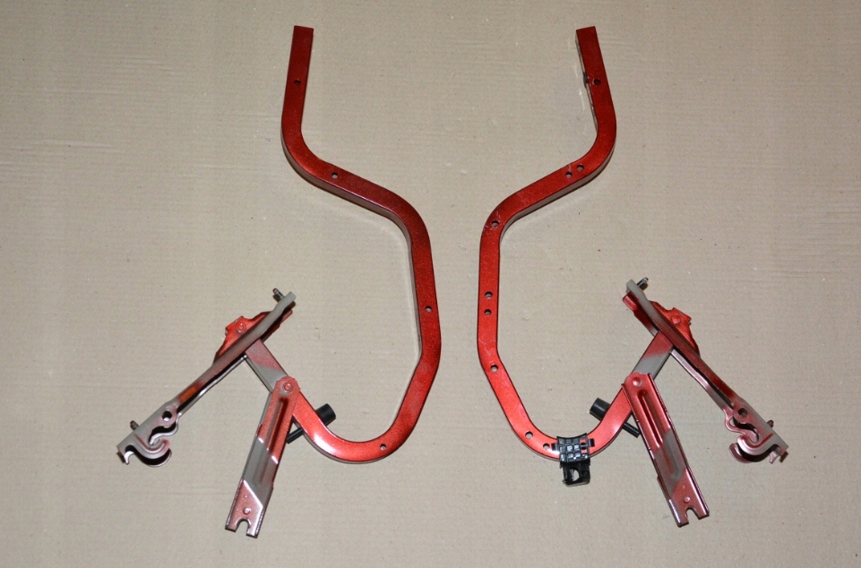 фото №1, Петля крышки mazda 3 bm sedan 41v