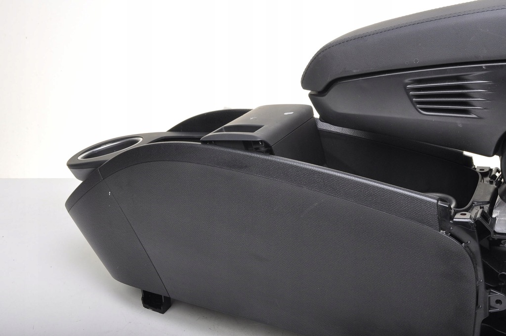 фото №5, Bmw i3 i01 туннель средний подлокотник